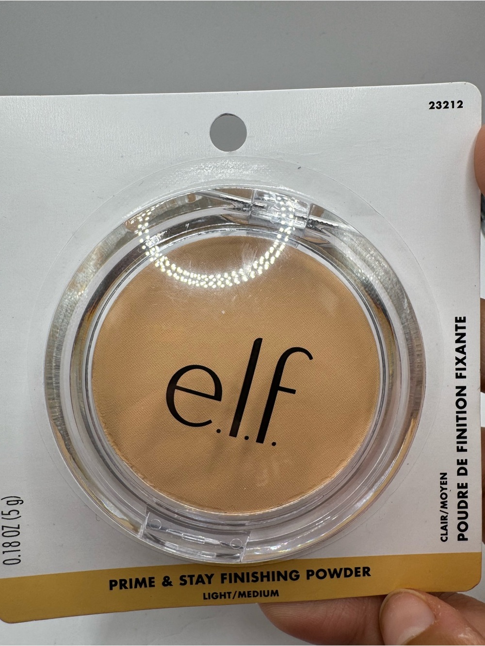 ELF Prime & Stay Finishing Powder in Light/Medium Tan
